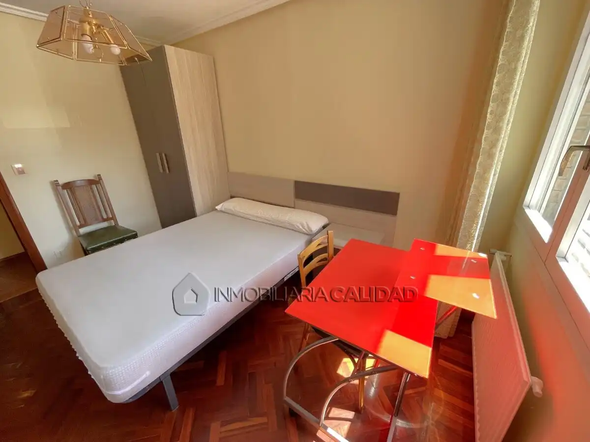 Habitación de Piso de alquiler en Burgos con Calefacción y Amueblado