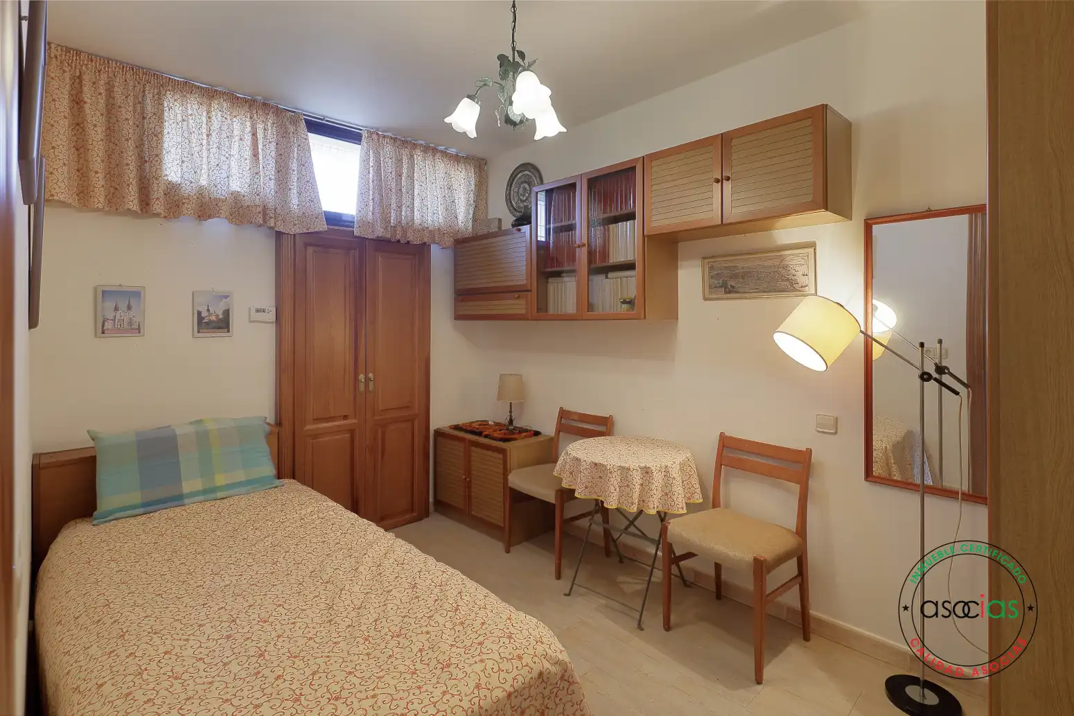 Dormitori de Casa o xalet en venda en Nava amb Calefacció, Parquet i Traster