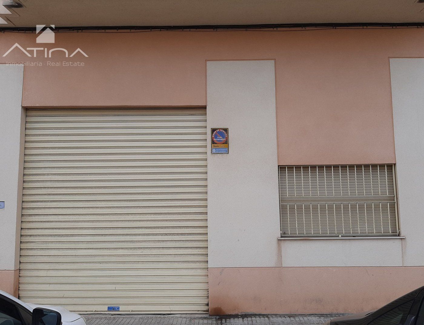 Vista exterior de Local en venda en Gandia