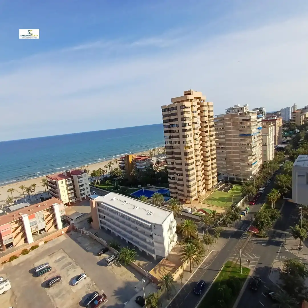 Vista exterior de Apartamento en venta en Alicante / Alacant con Aire acondicionado y Piscina comunitaria