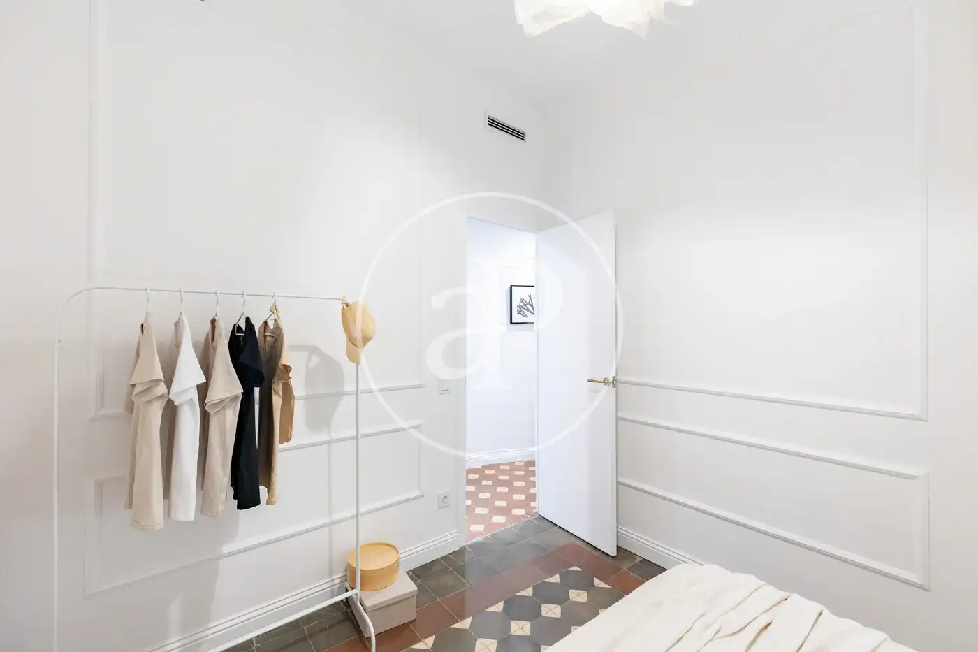 Wohnung zum Verkauf in Barcelona mit Klimaanlage, Heizung und Balkon