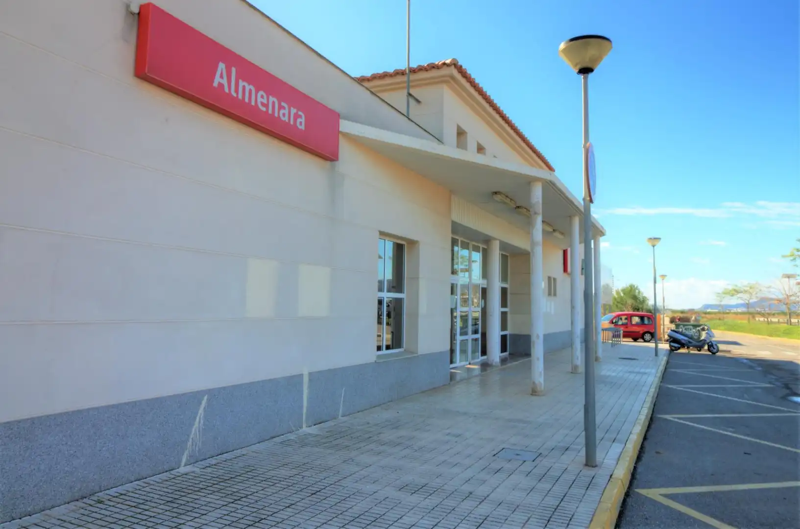 Vista exterior de Local de alquiler en Almenara