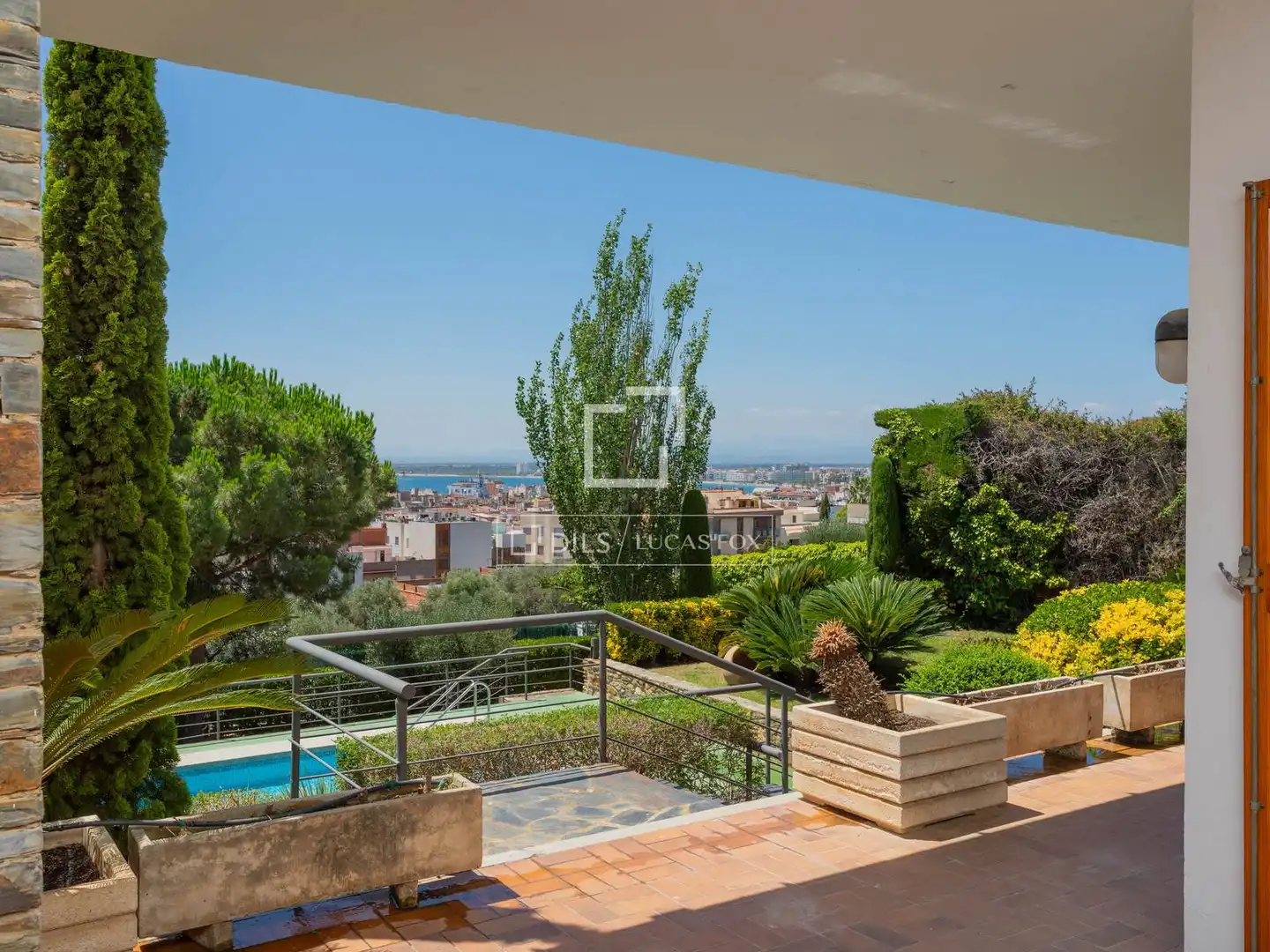 Terrassa de Casa o xalet en venda en Roses amb Aire condicionat, Calefacció i Jardí privat