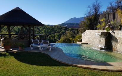 Piscina de Finca rústica en venda en Estepona amb Terrassa i Piscina