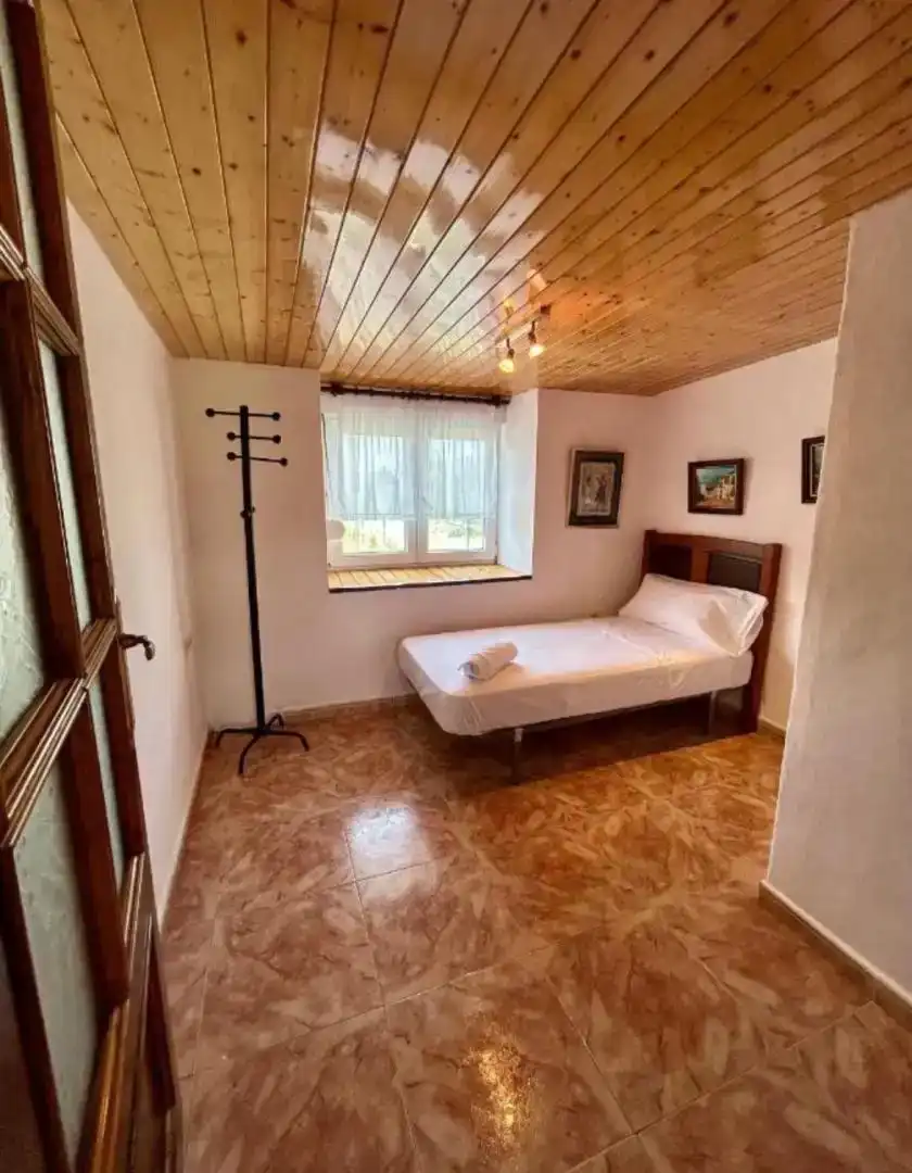 Schlafzimmer von Country house zur Miete in Cudillero mit Privatgarten, Abstellraum und Möbliert