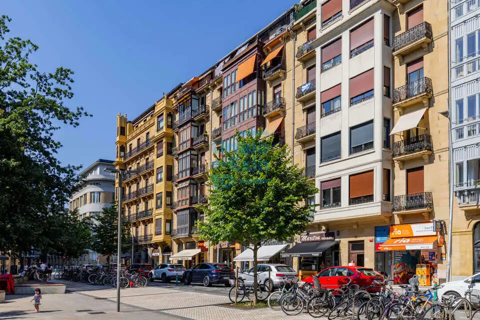 Vista exterior de Piso en venta en Donostia - San Sebastián  con Aire acondicionado, Calefacción y Balcón
