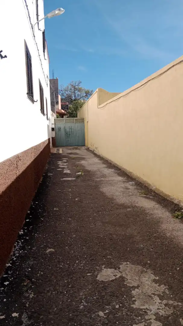 Aparcament de Casa adosada en venda en Guía de Isora amb Jardí privat i Terrassa