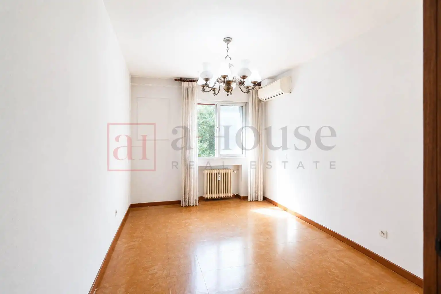 Schlafzimmer von Wohnung zum Verkauf in Madrid mit Klimaanlage, Heizung und Terrasse