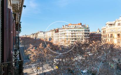 Exterior view of Flat for sale in  Barcelona Capital  with Balcony