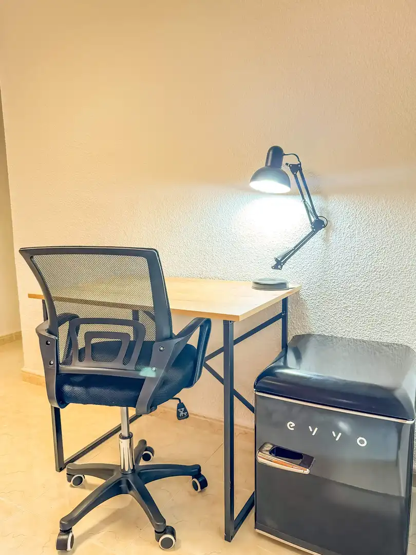 Habitación en Reina Victoria - Miguel Hernández