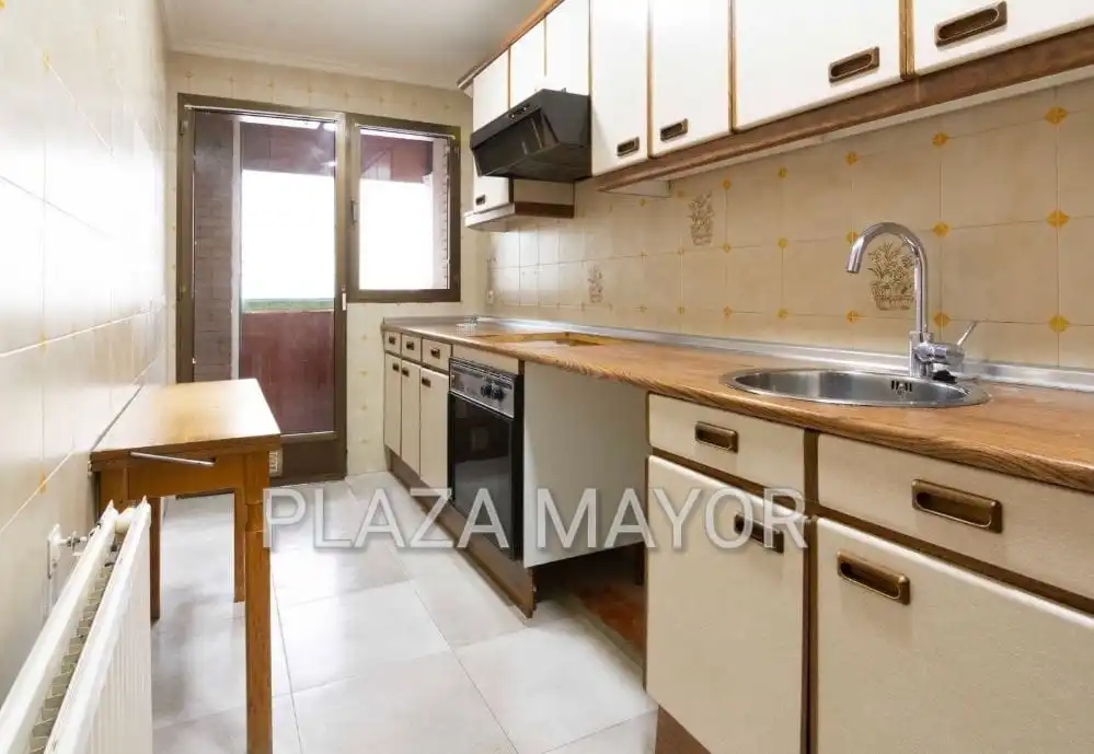 Küche von Wohnung zum Verkauf in Salamanca mit Heizung, Parkett und Abstellraum