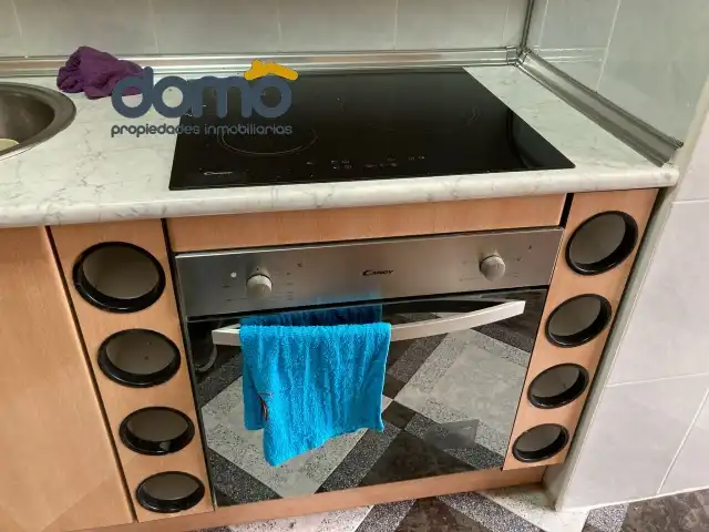 Cocina de Piso de alquiler en Granada con Aire acondicionado, Calefacción y Jardín privado