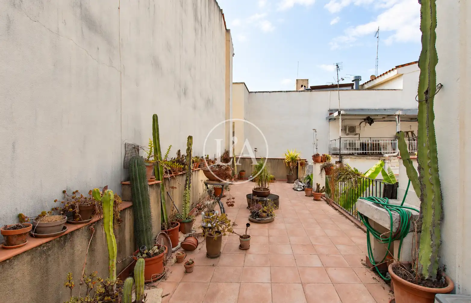 Casa aparellada amb terrassa en venda a Carrer de la Verge de la Pineda, imagen 19