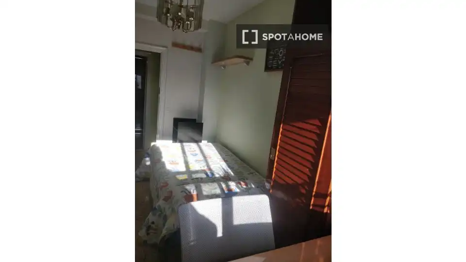 Habitación en Valderas - Los Castillos