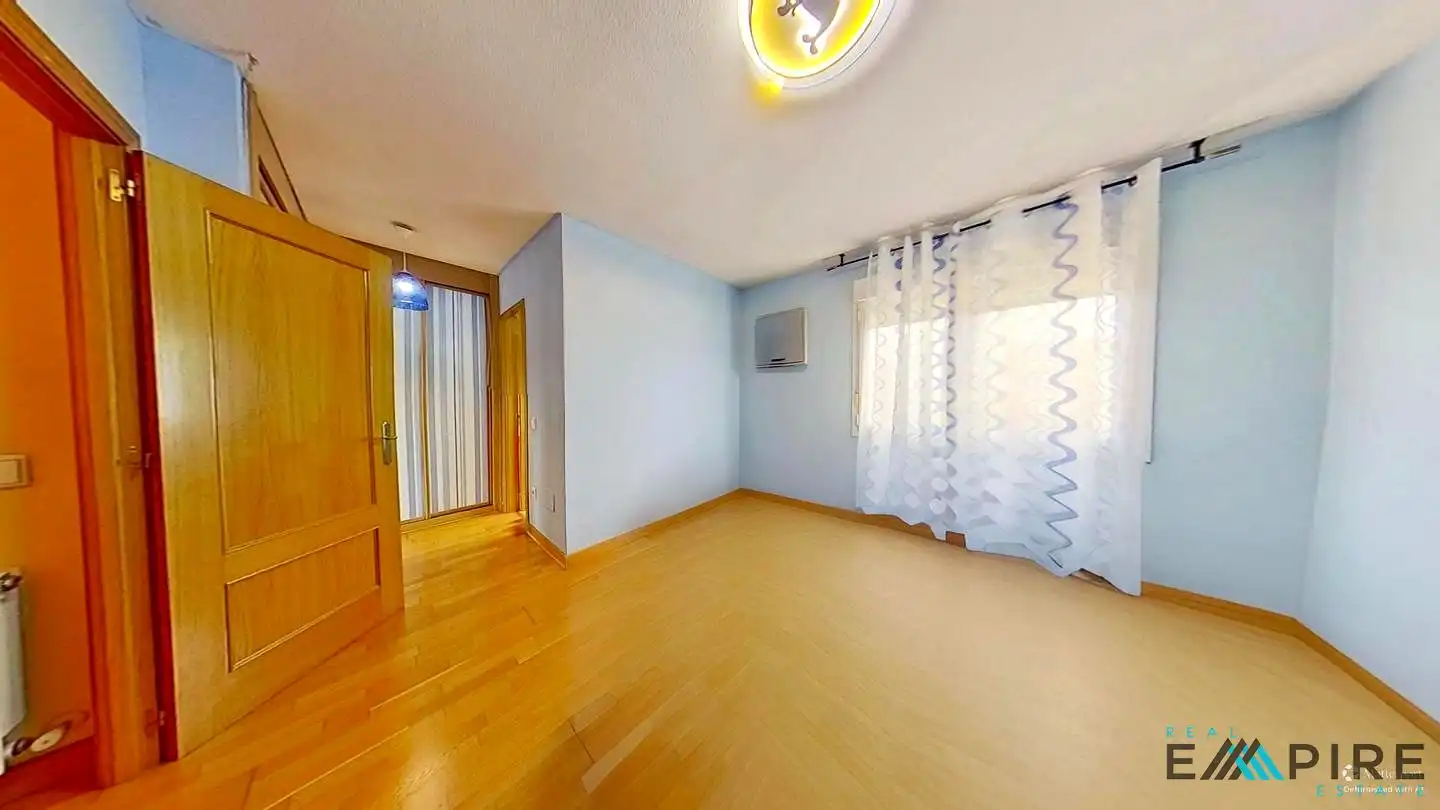 Habitación de Casa adosada en venta en Valdemoro con Aire acondicionado, Calefacción y Amueblado