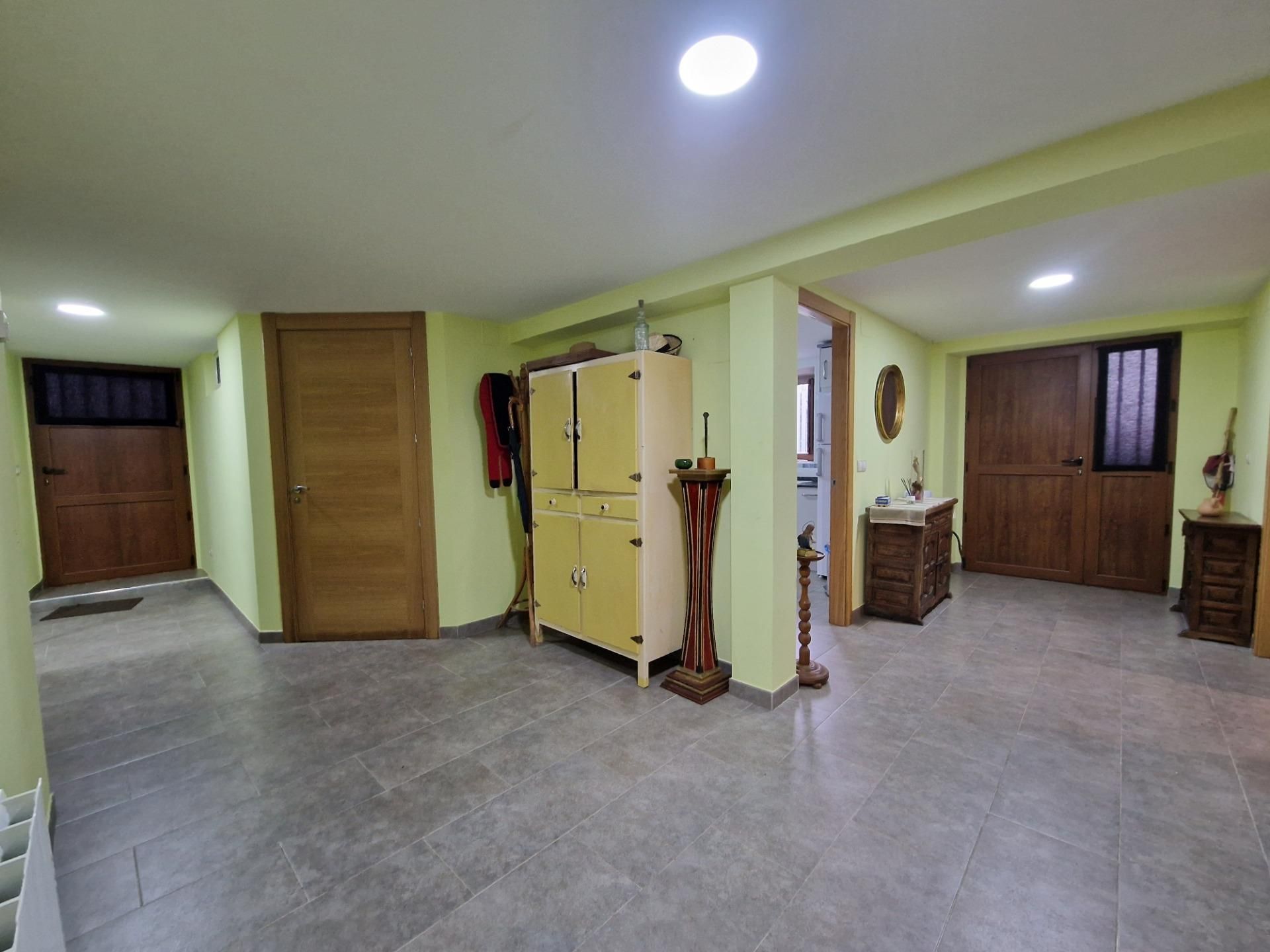 Single-family semi-detached for sale in Merindad de Montija