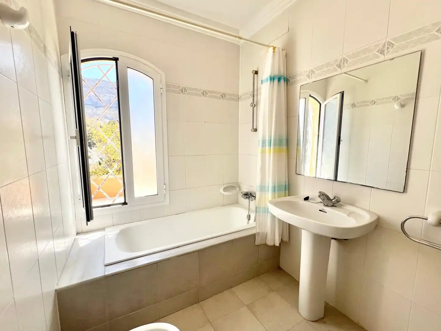 Bathroom of Detached homes for sale in Dénia  with Air Conditioner, Terrace and Community pool