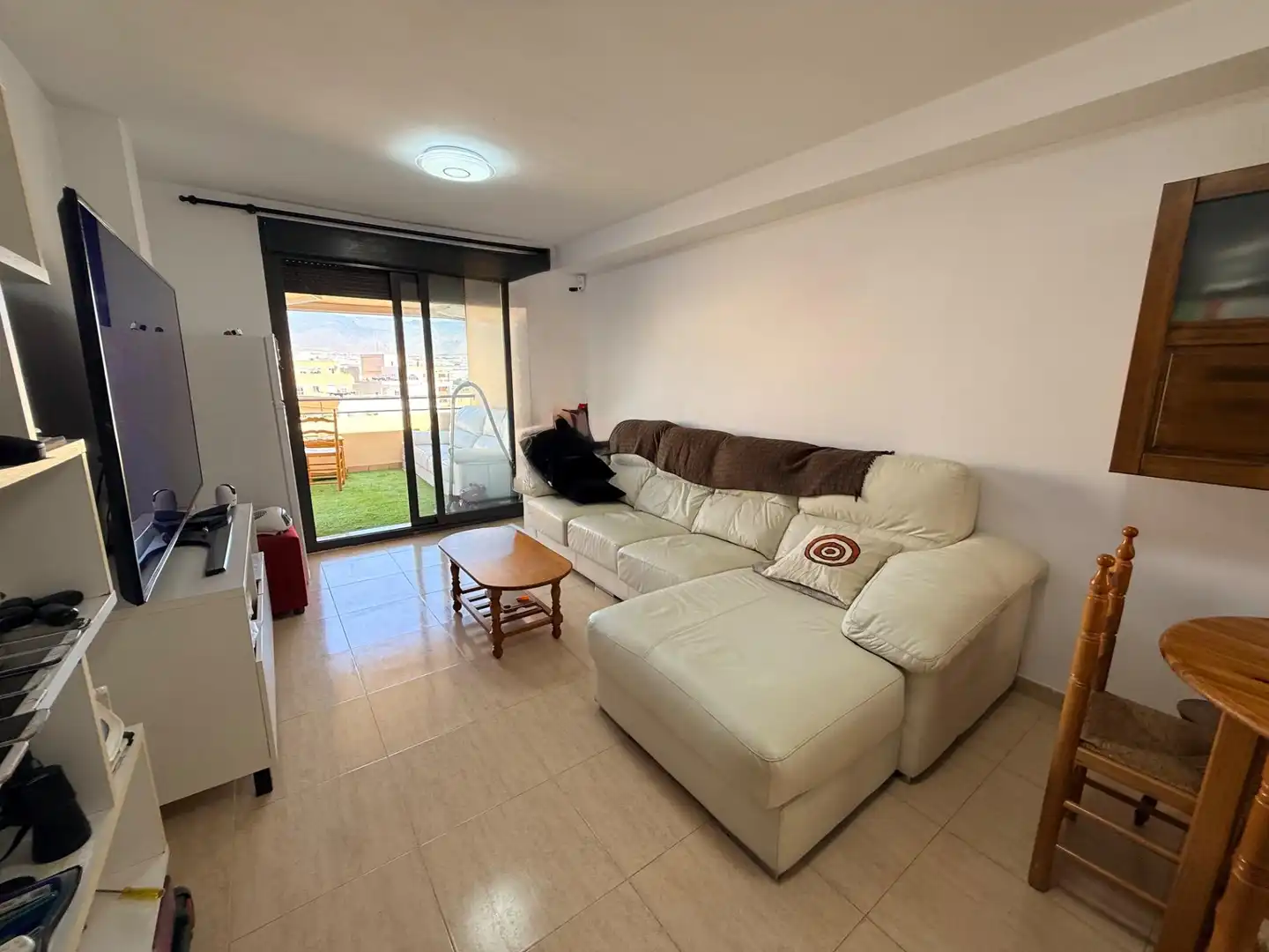 Sala d'estar de Àtic en venda en Roquetas de Mar amb Terrassa i Moblat