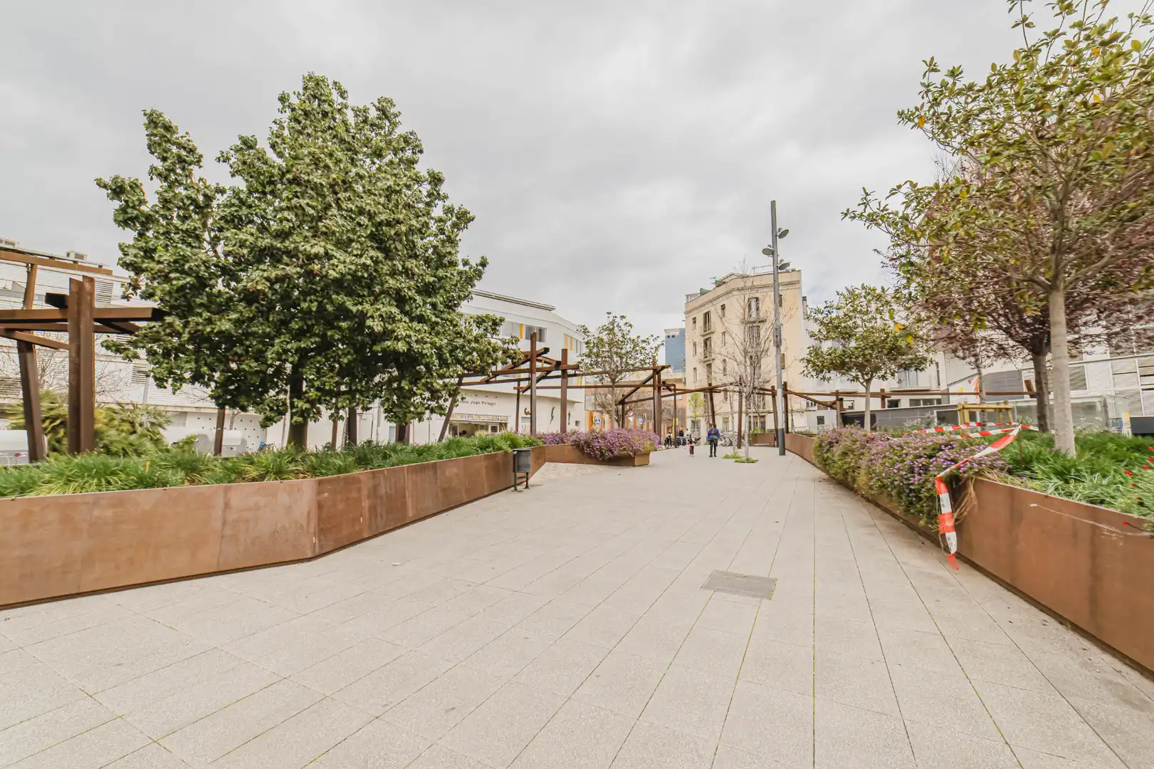 Terrasse von Wohnung zum Verkauf in Barcelona mit Klimaanlage, Heizung und Ofen