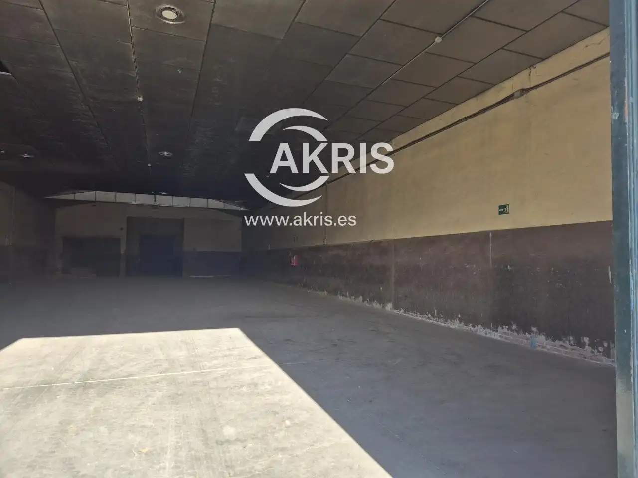 Industrial building to rent in Río Jarama