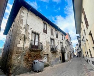 Vista exterior de Casa o xalet en venda en Ponferrada amb Jardí privat, Terrassa i Balcó