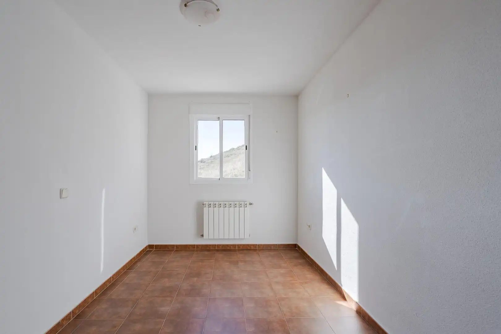 Schlafzimmer von Einfamilien-Reihenhaus zum Verkauf in Carabaña mit Heizung, Privatgarten und Terrasse
