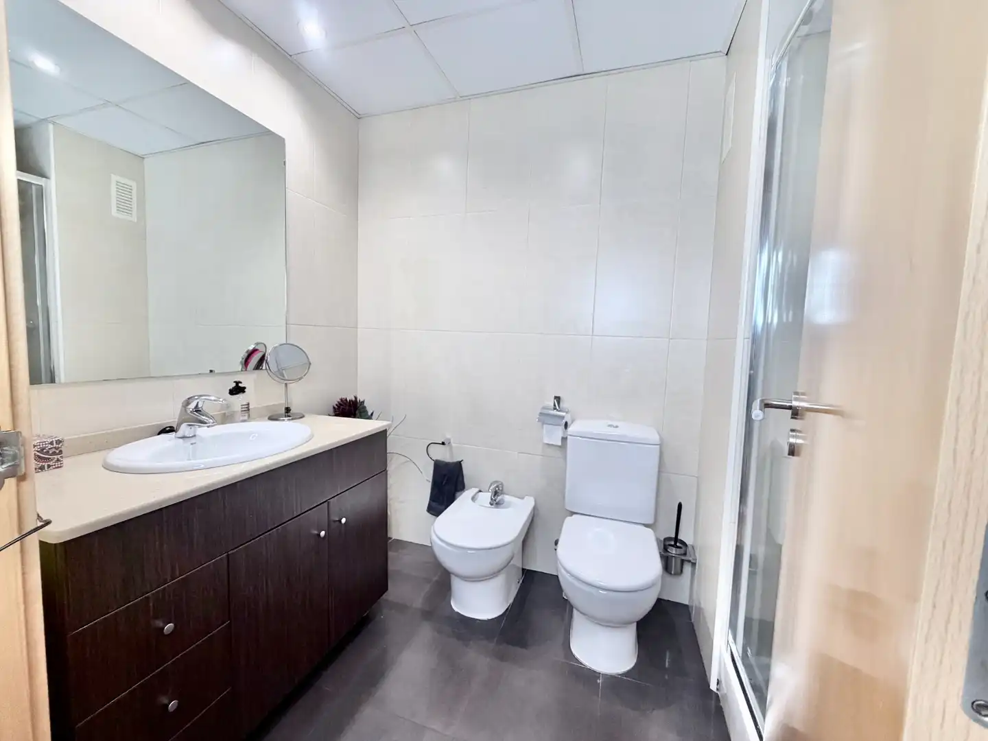Bathroom of Ground floor for sale in Badalona  with Air Conditioner, Heating and Private garden