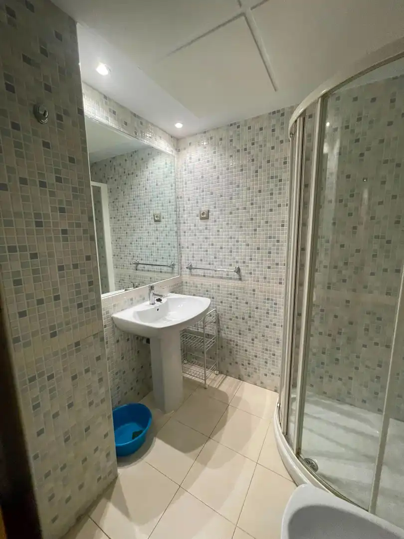 Badezimmer von Wohnungen zur Miete in Alcalá de Henares mit Heizung und Möbliert