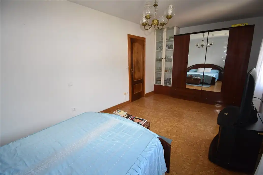 Habitación de Casa adosada en venta en Noja con Calefacción, Terraza y Amueblado