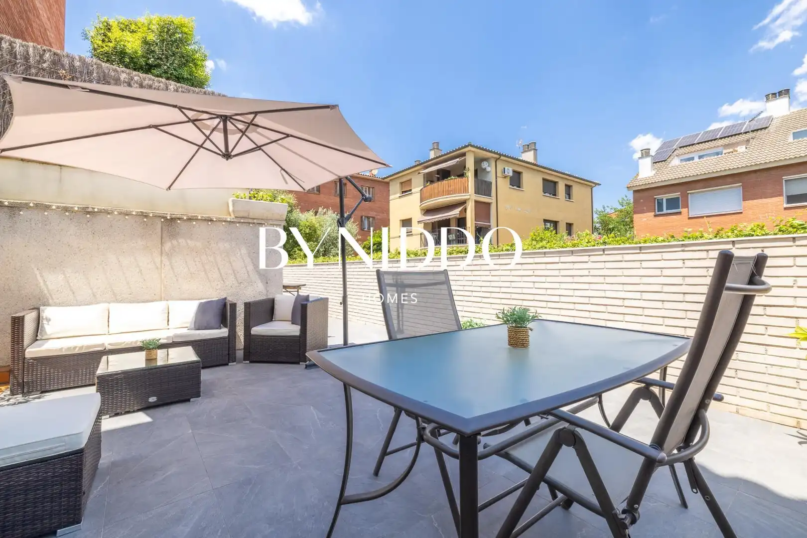 Terraza de Casa adosada en venta en Sant Cugat del Vallès con Aire acondicionado, Calefacción y Jardín privado