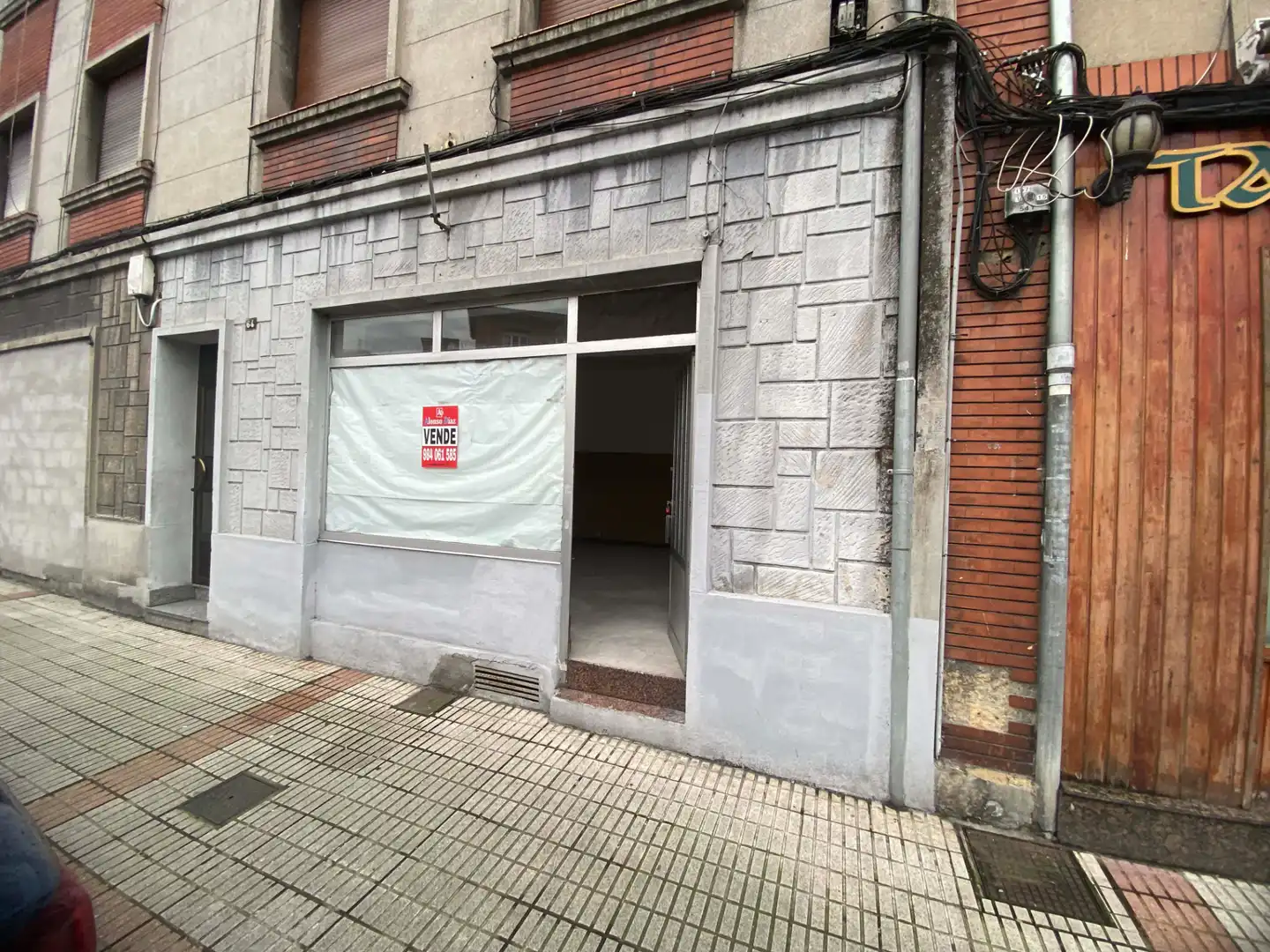 Local comercial en venta en Calle Antonio Lucio Villegas 64