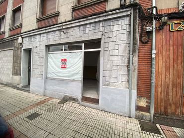 Locale commerciale in vendita a Calle Antonio Lucio Villegas 64