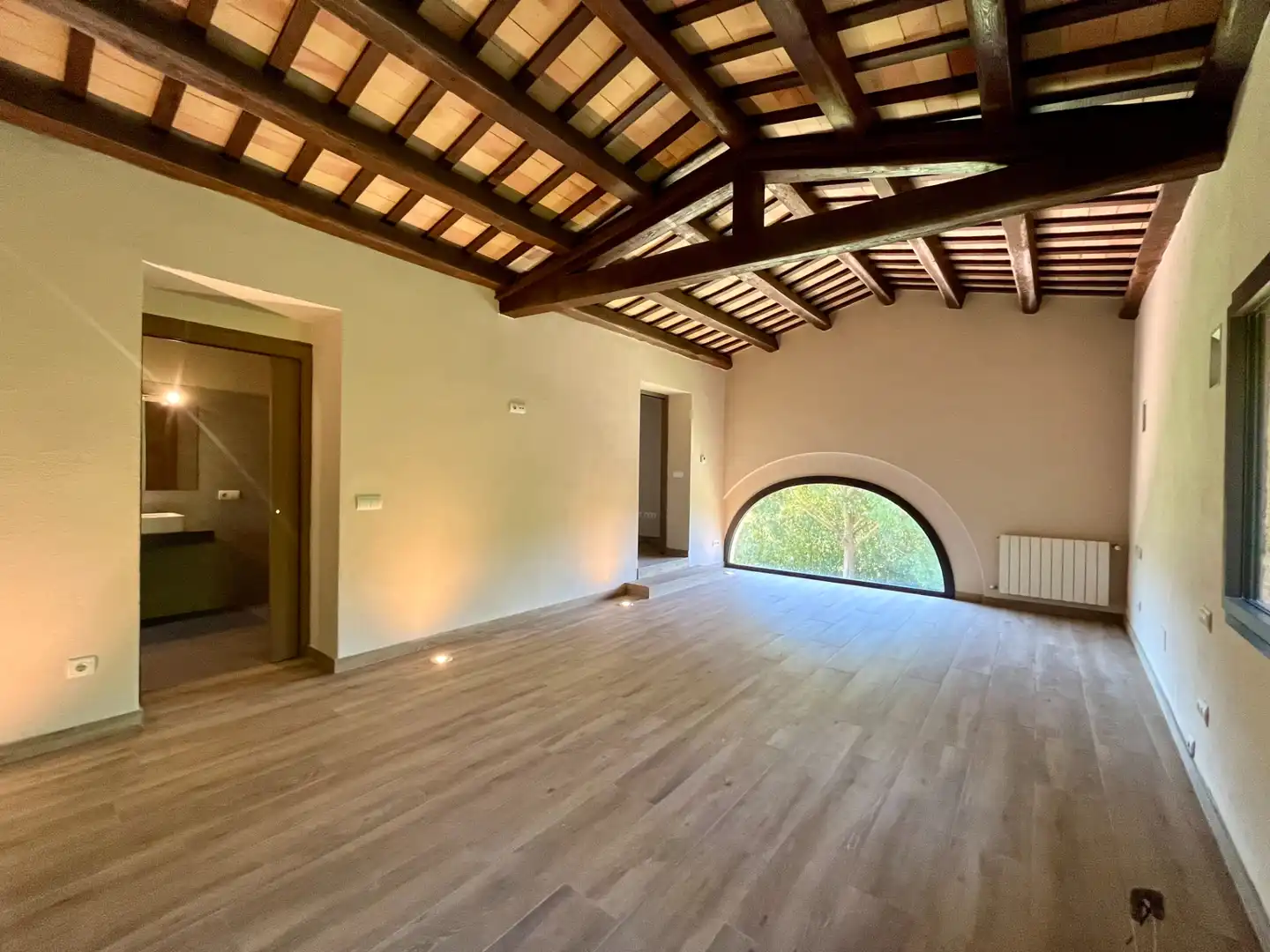 Country house zur Miete in Fornells de la Selva mit Heizung, Privatgarten und Ofen