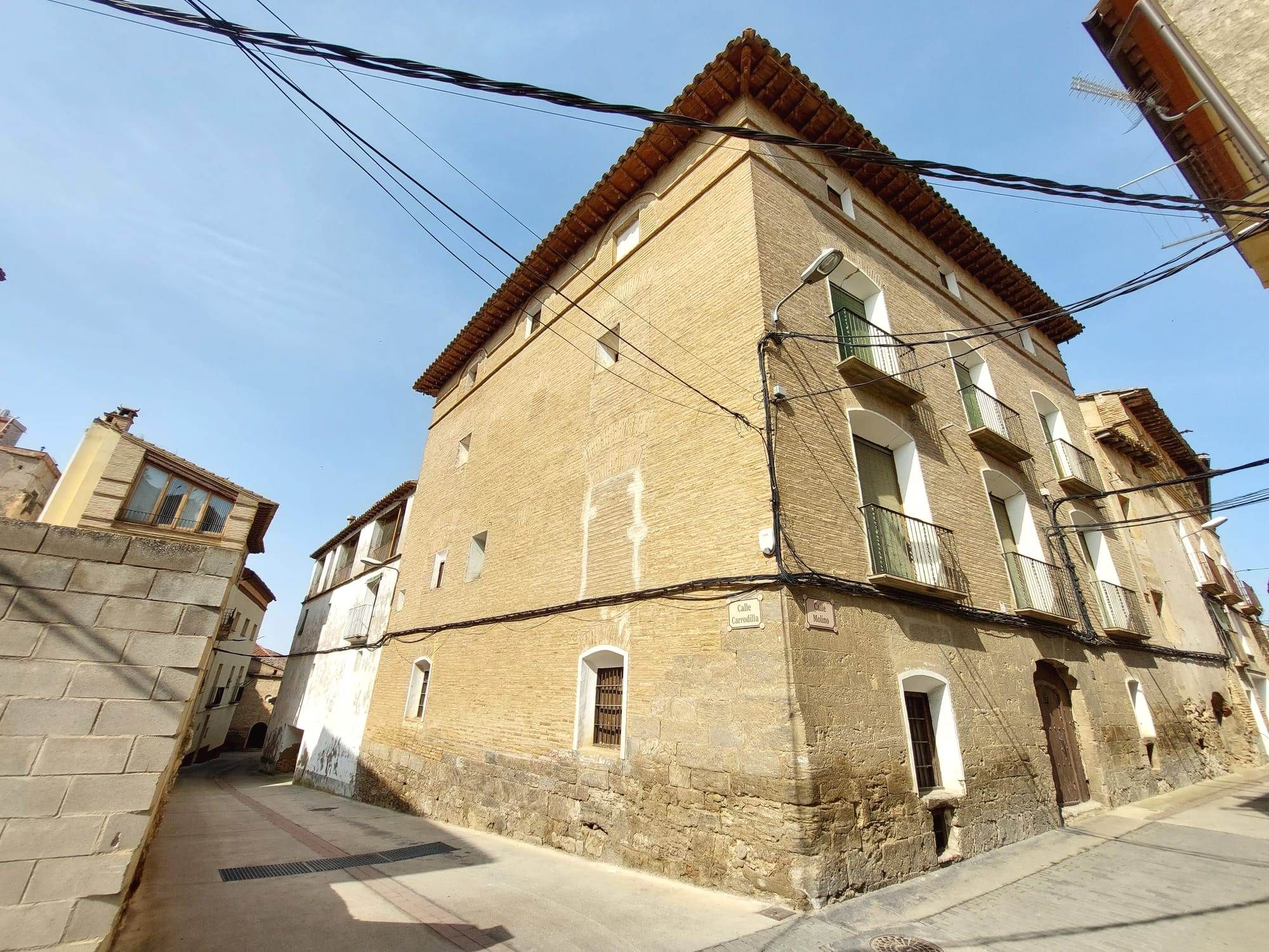 Vista exterior de Casa o xalet en venda en San Esteban de Litera amb Jardí privat, Terrassa i Balcó