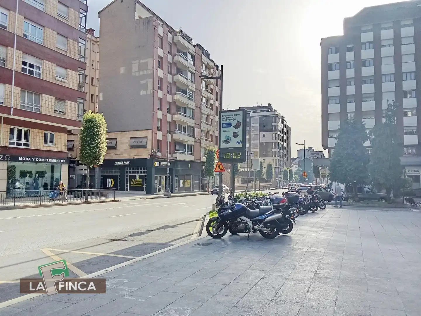 Außenansicht von Wohnungen zum Verkauf in Oviedo  mit Heizung und Parkett