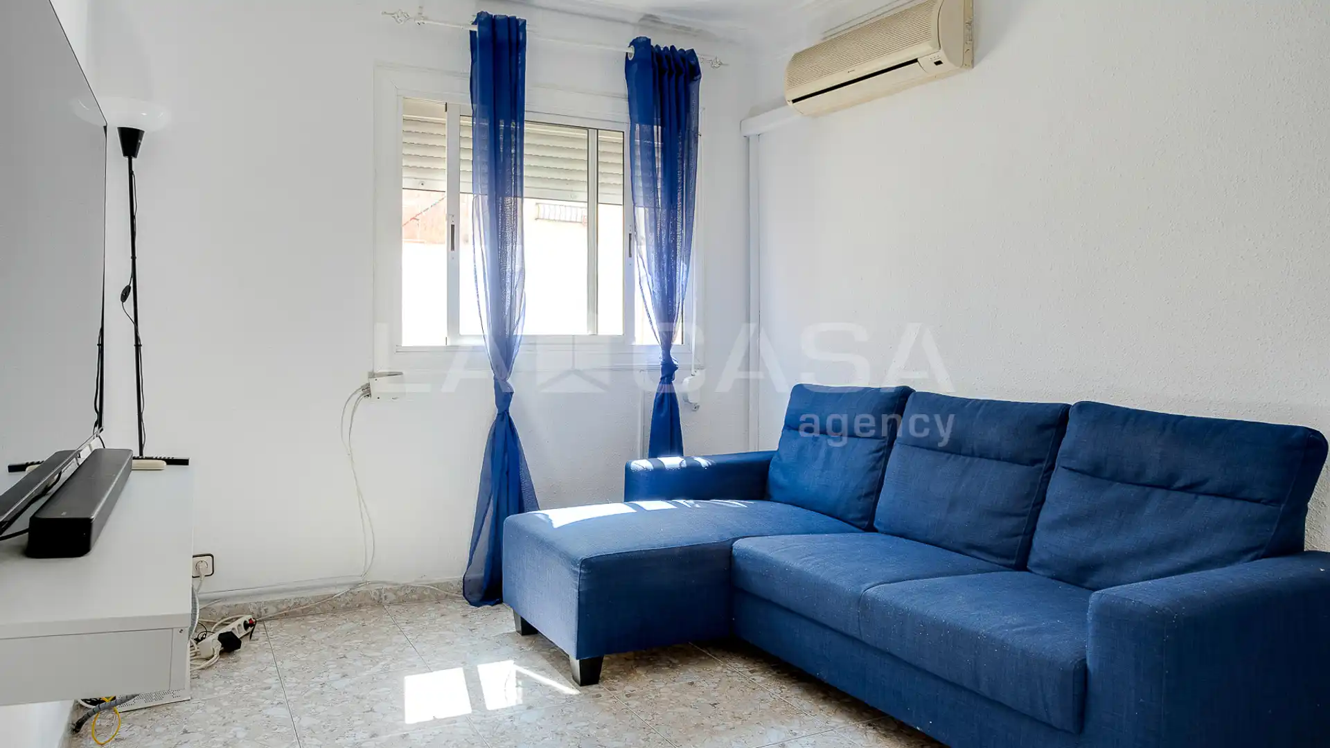 Living room of Flat for sale in L'Hospitalet de Llobregat