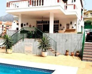 Vista exterior de Casa o xalet en venda en Marbella amb Jardí privat, Parquet i Traster