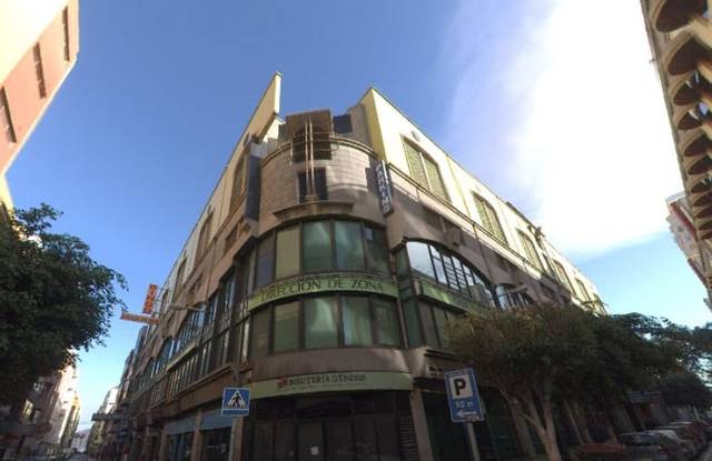 Oficina en Alquiler en C/ Nicolas Estévanez                           en Santa Catalina - Canteras