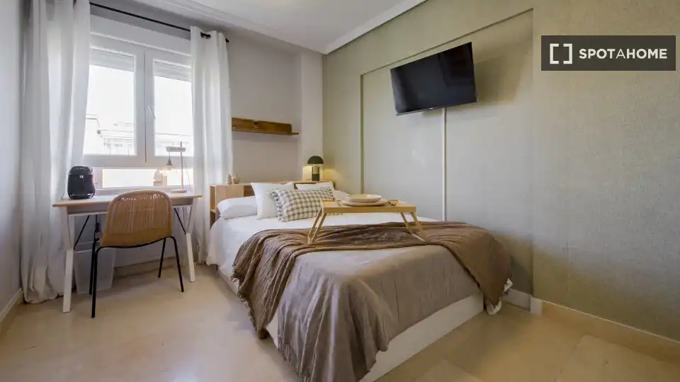 Bedroom of Flat for rent in Madrid  with Air Conditioner, Heating and Furnished