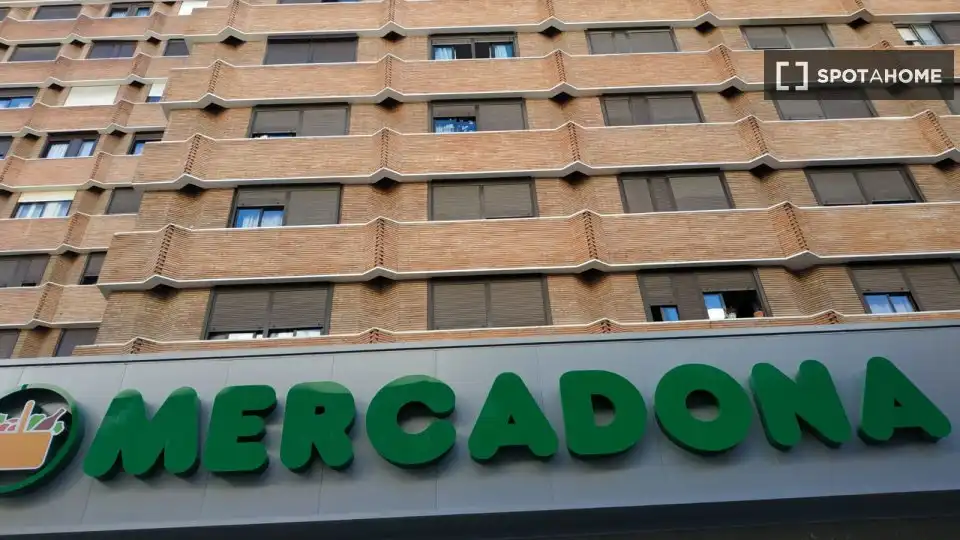 Exterior view of Study for share in Sevilla  with Air Conditioner, Terrace and Furnished