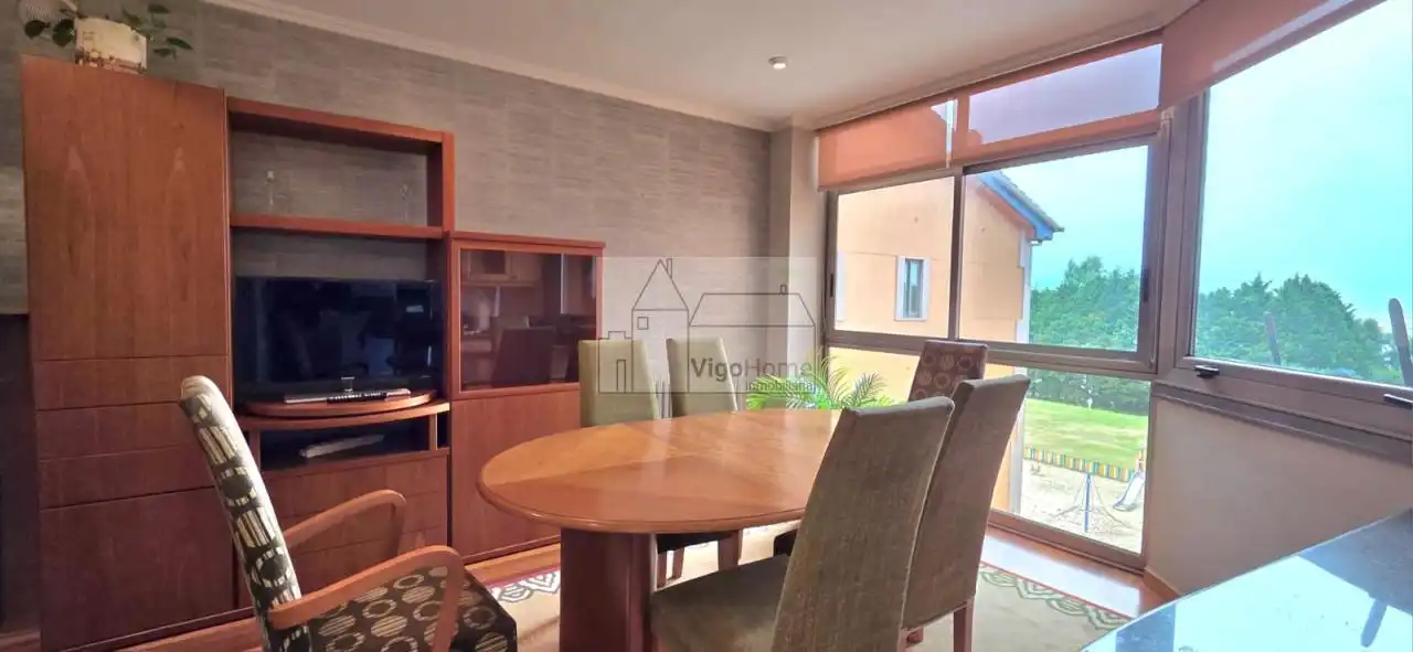 Dining room of Duplexes for rent in Vigo   with Heating, Parquet flooring and Terrace