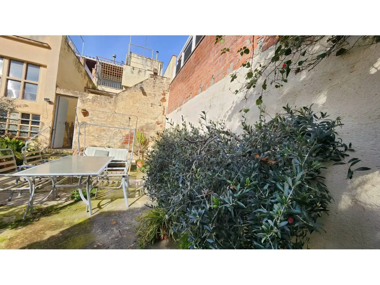 Vista exterior de Pis en venda en Terrassa amb Calefacció, Jardí privat i Terrassa