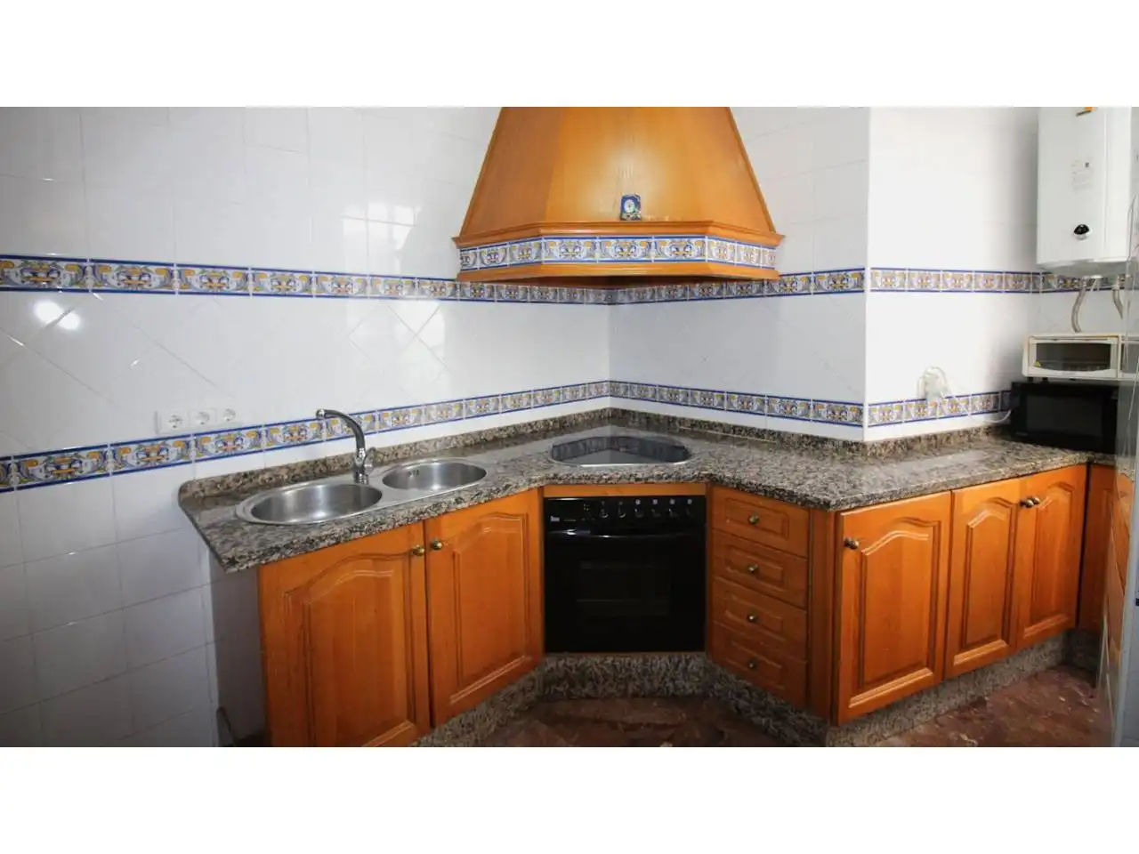 Kitchen of Houses for sale in Sevilla  with Air Conditioner, Heating and Terrace