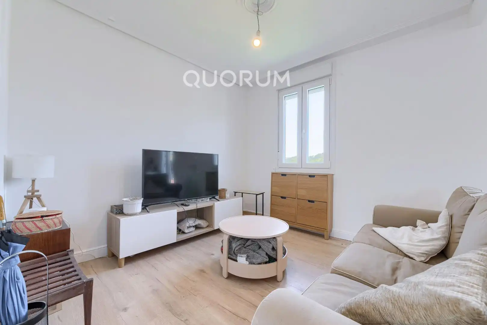 Wohnzimmer von Wohnung zum Verkauf in Arrigorriaga mit Parkett und Balkon