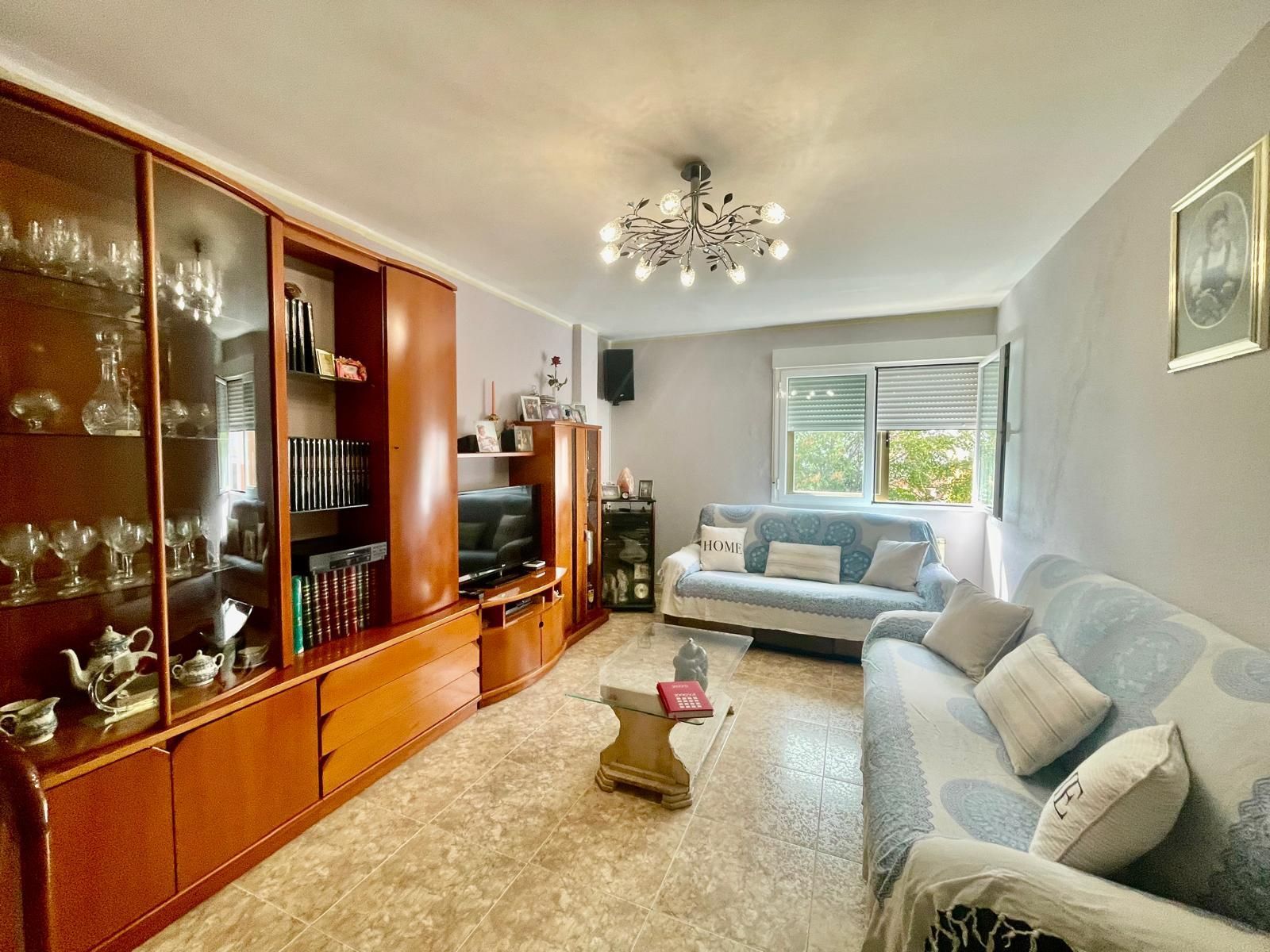 Living room of Flat for sale in  Zaragoza Capital  with Heating, Terrace and Storage room
