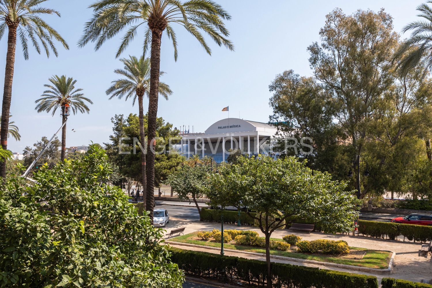 Exterior view of Apartment for sale in  Valencia Capital  with Air Conditioner and Heating