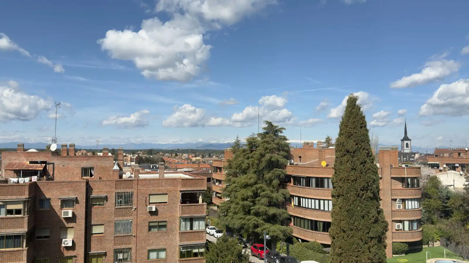 Vista exterior de Piso en venta en Pozuelo de Alarcón con Aire acondicionado, Calefacción y Trastero
