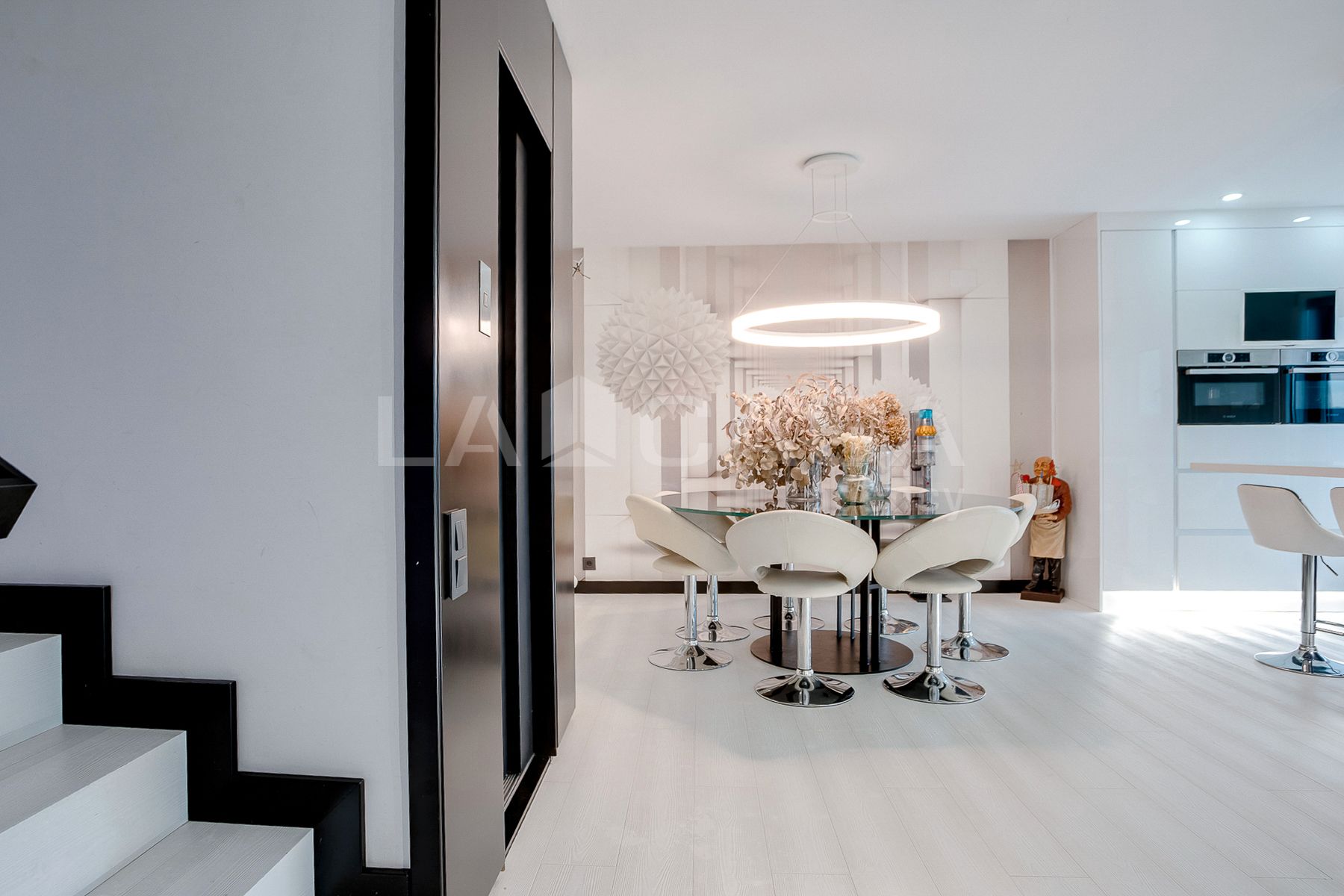 Comedor de Casa adosada en venta en La Roca del Vallès con Calefacción, Parquet y Terraza