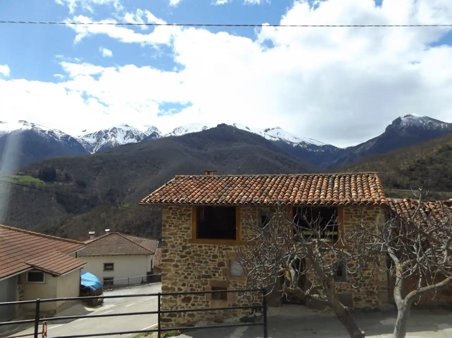 Vista exterior de Local en venda en Camaleño