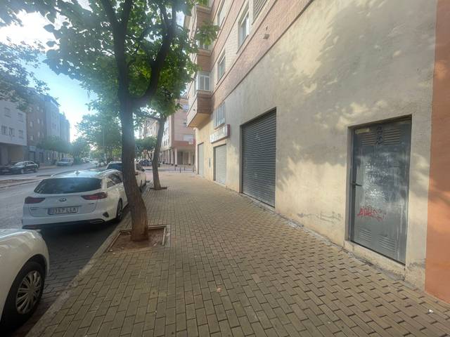 Local comercial en Venta en Carrer de Honori García García en Estación - Universidad